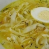 Куриный бульон с яйцом и лапшой